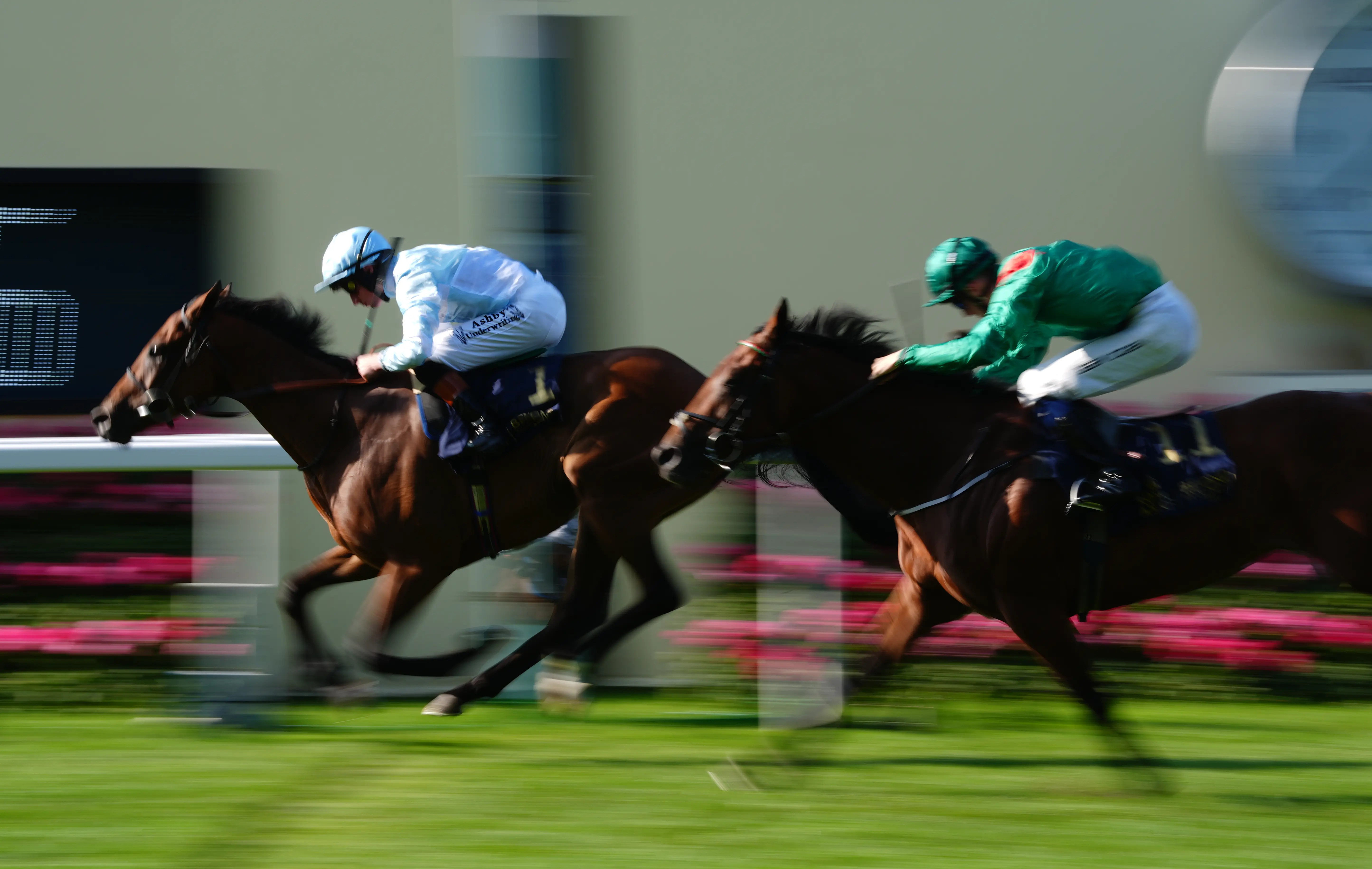 Amiloc holds off Zahrann in 'Ascot Derby'